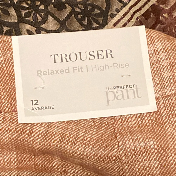 Christopher & Banks Women’s Relaxed Fit High Rise Trousers/Pants - Picture 2 of 3